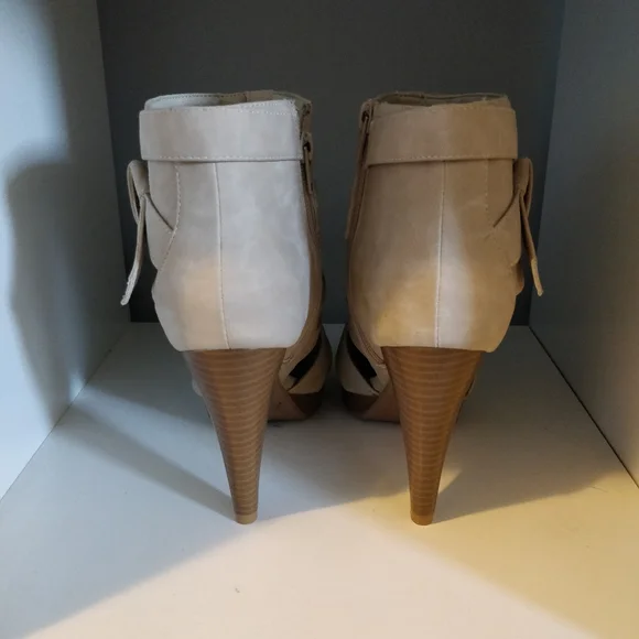 Tan booties - Picture 3 of 3